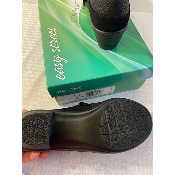Easy Street black shoes size 8 Sal zipper ankle New - Picture 2 of 5